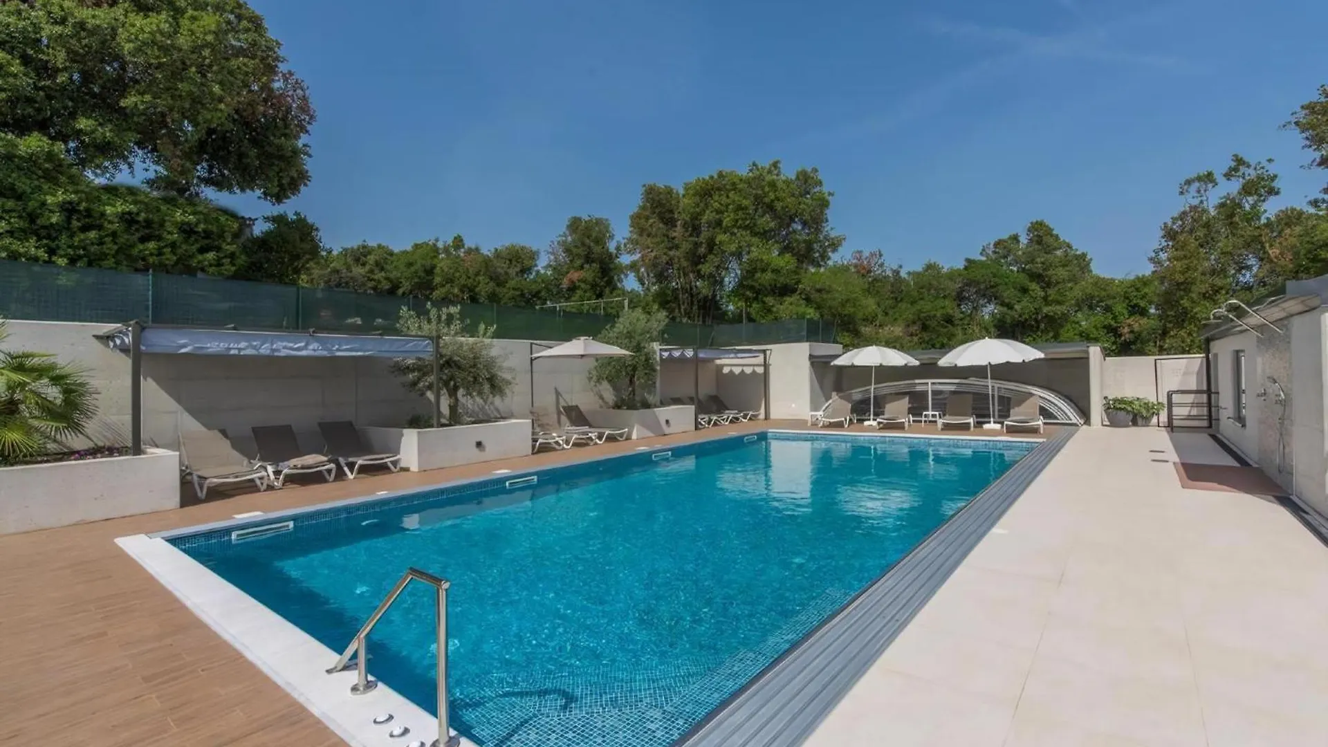 Wohnung Mit Gemeinschaftlichem Pool Und Grill Pula